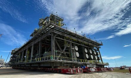Mammoet Transports Massive Modules for Gulf Coast Growth Ventures