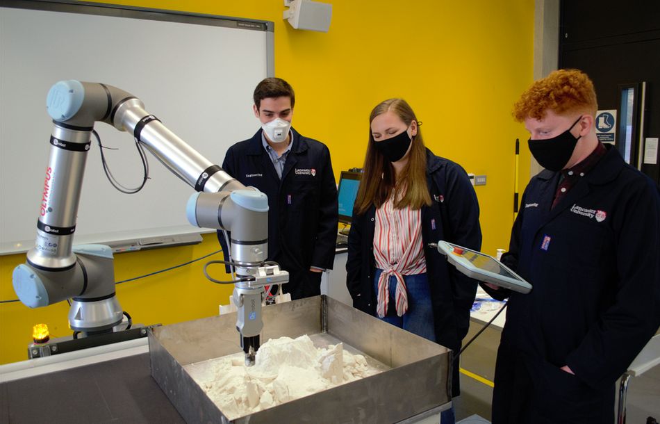 Using robot technology from OnRobot, five students from Lancaster University built an automation solution that eliminates worker exposure to the nylon powder used for 3D printing and additive manufacturing.