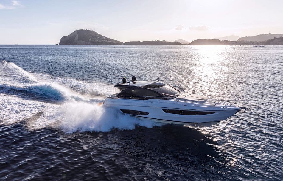 Modern ships and yachts today have hybrid propulsion systems in which diesel or methanol generators and electric motors share the work Modern ships and yachts today have hybrid propulsion systems in which diesel or methanol generators and electric motors share the work