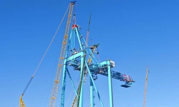 Liebherr ship-to-shore cranes assembled efficiently at port